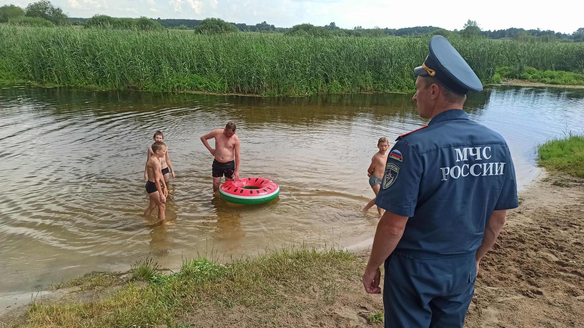 Родителей накажут, если дети находятся на водоемах без контроля.